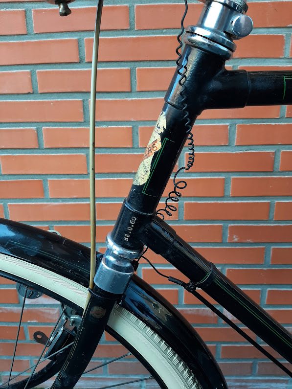 BB60 balhoofd links ger..jpg