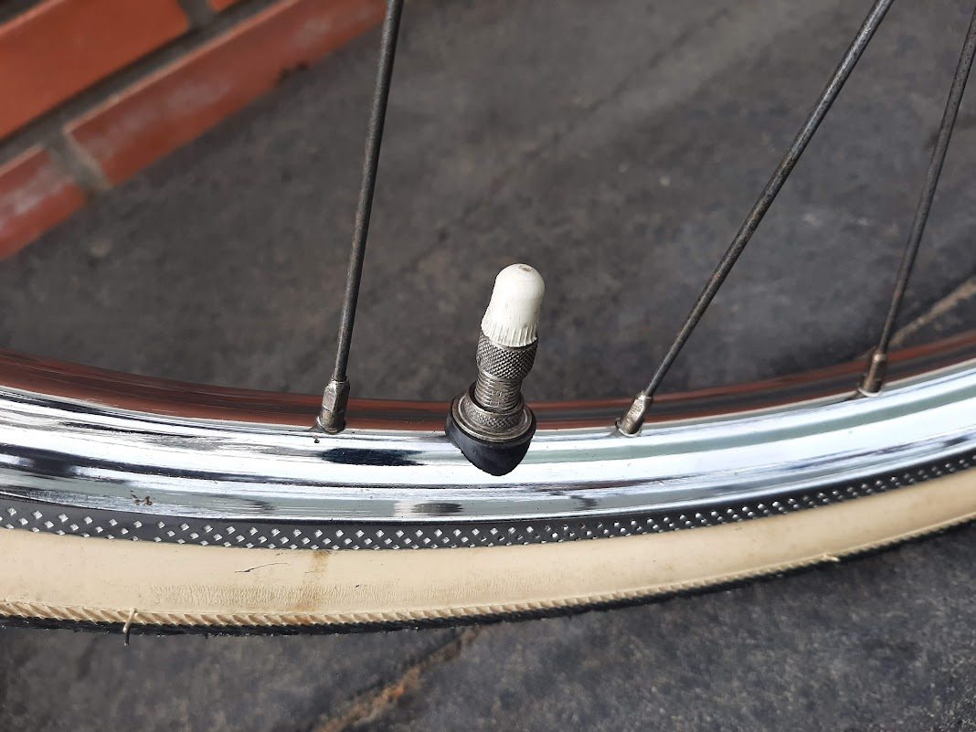 ventiel voorwiel.jpg