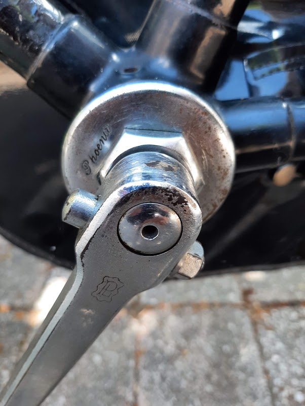 herenfiets 1941 bracketmoer en crank.jpg