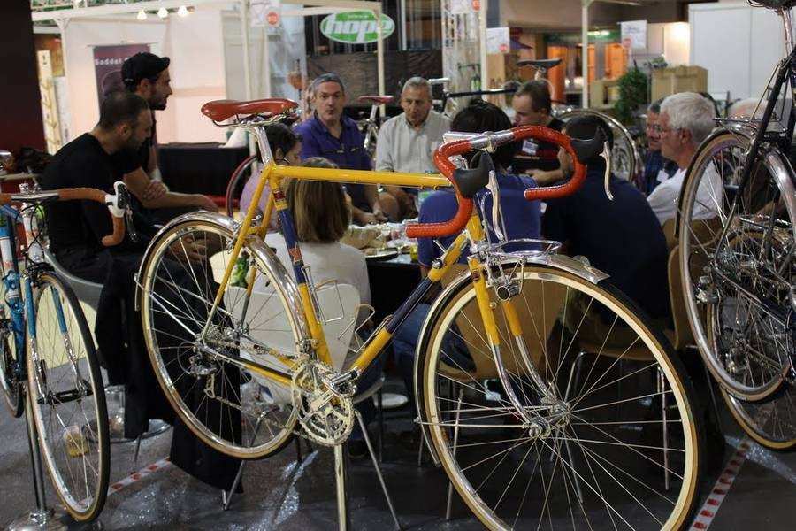 Alex Singer geel.Nitto stuur.Honjo fender.Stronglight.jpg