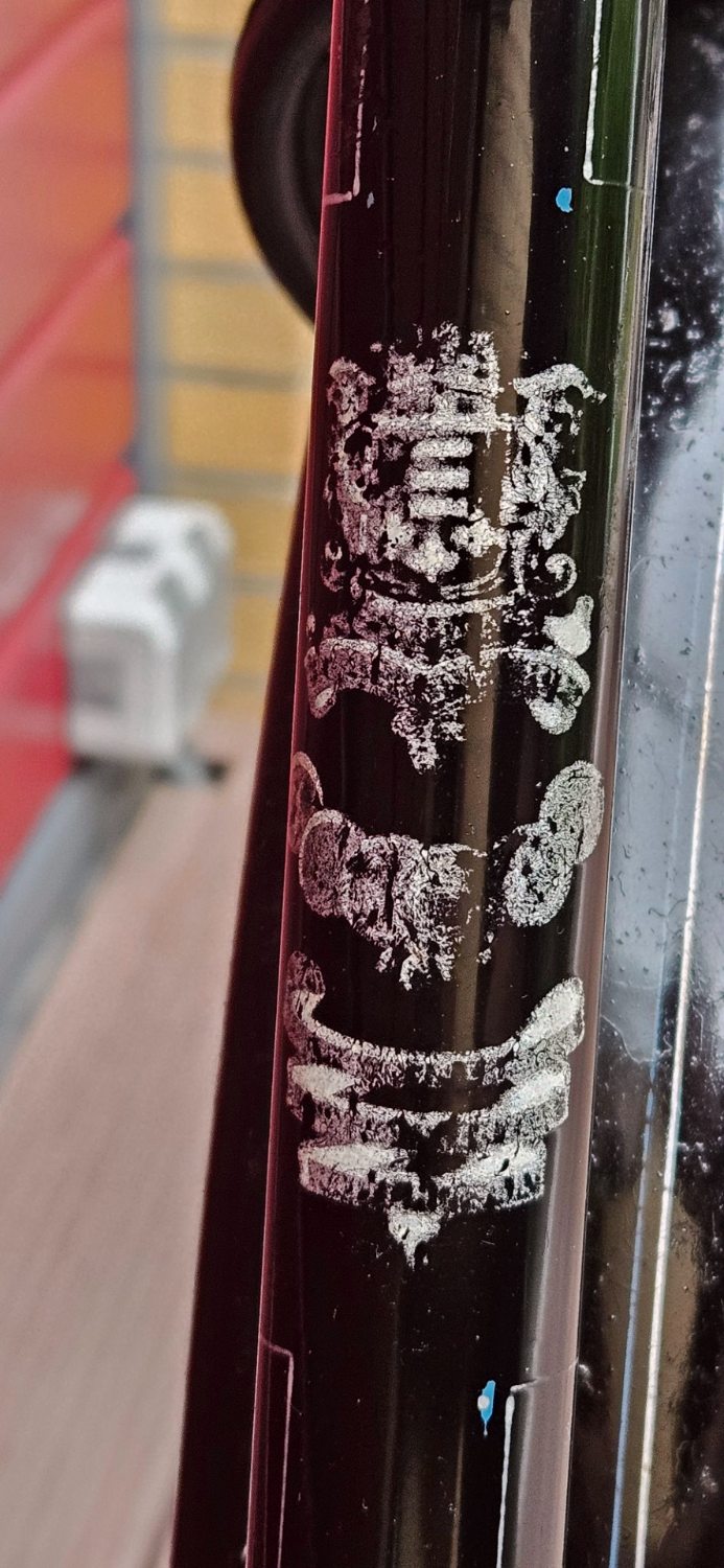 11. Frame embleem.jpg