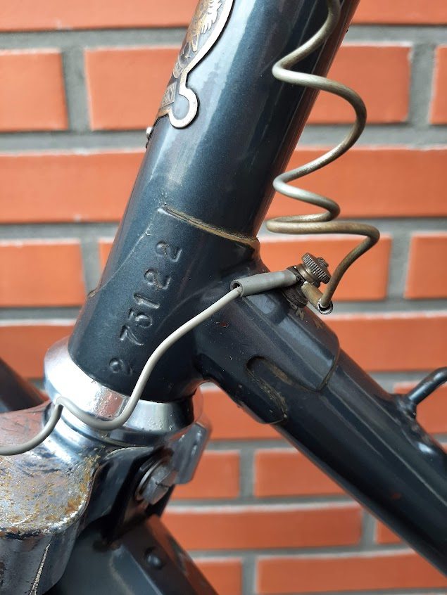 Phoenix 1958 balhoofd onder.jpg