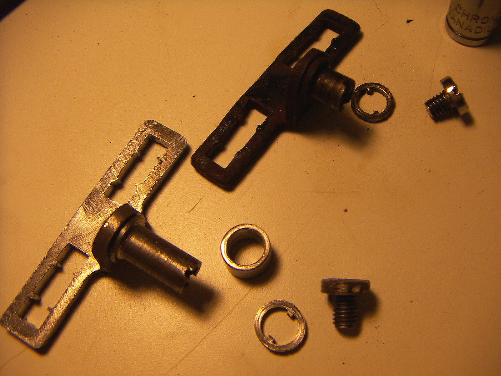 voor en achterremblokhouder.JPG