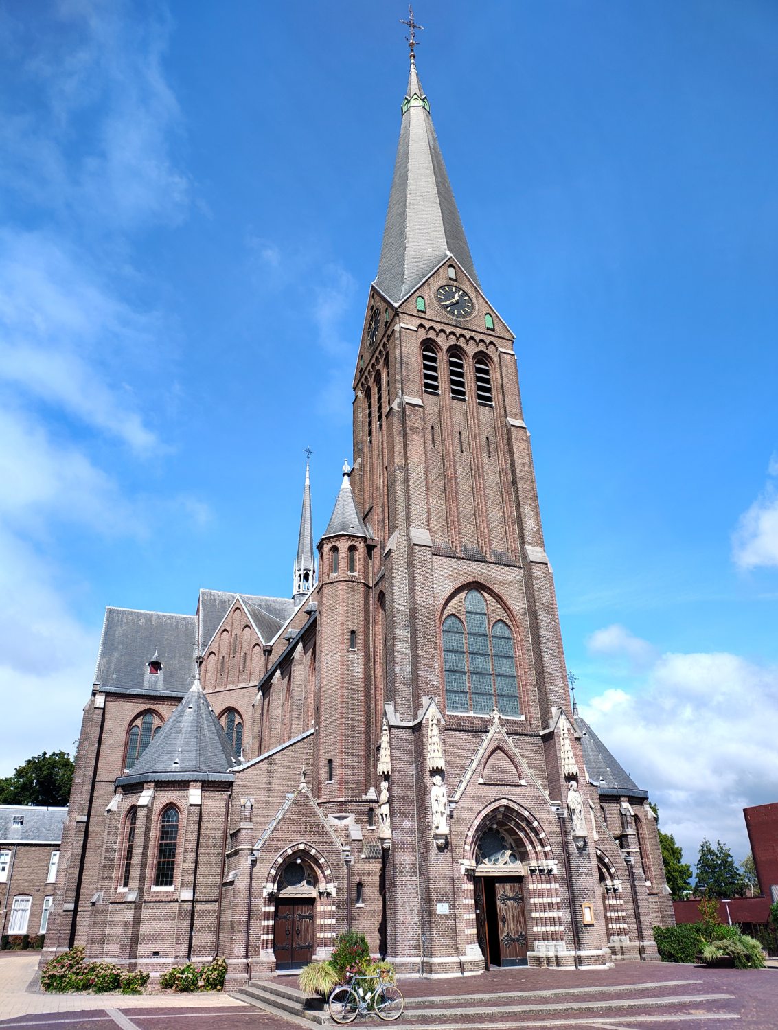 H. Adrianuskerk Langeraar.jpg