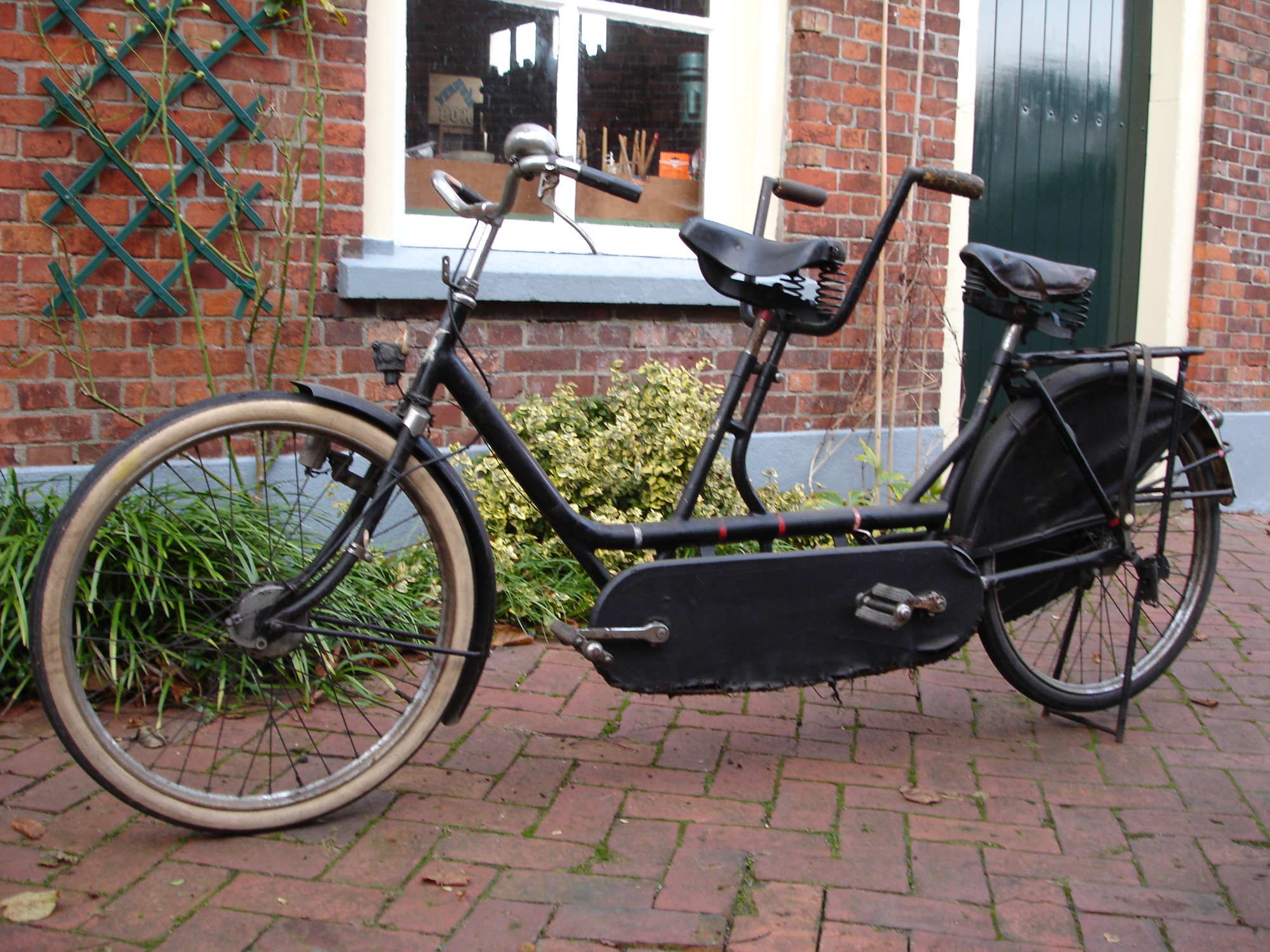 Moto tandem 1950-51.jpg
