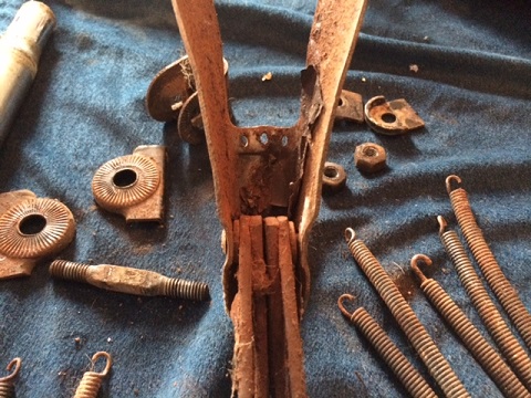 zadel2 uitelkaar.jpeg