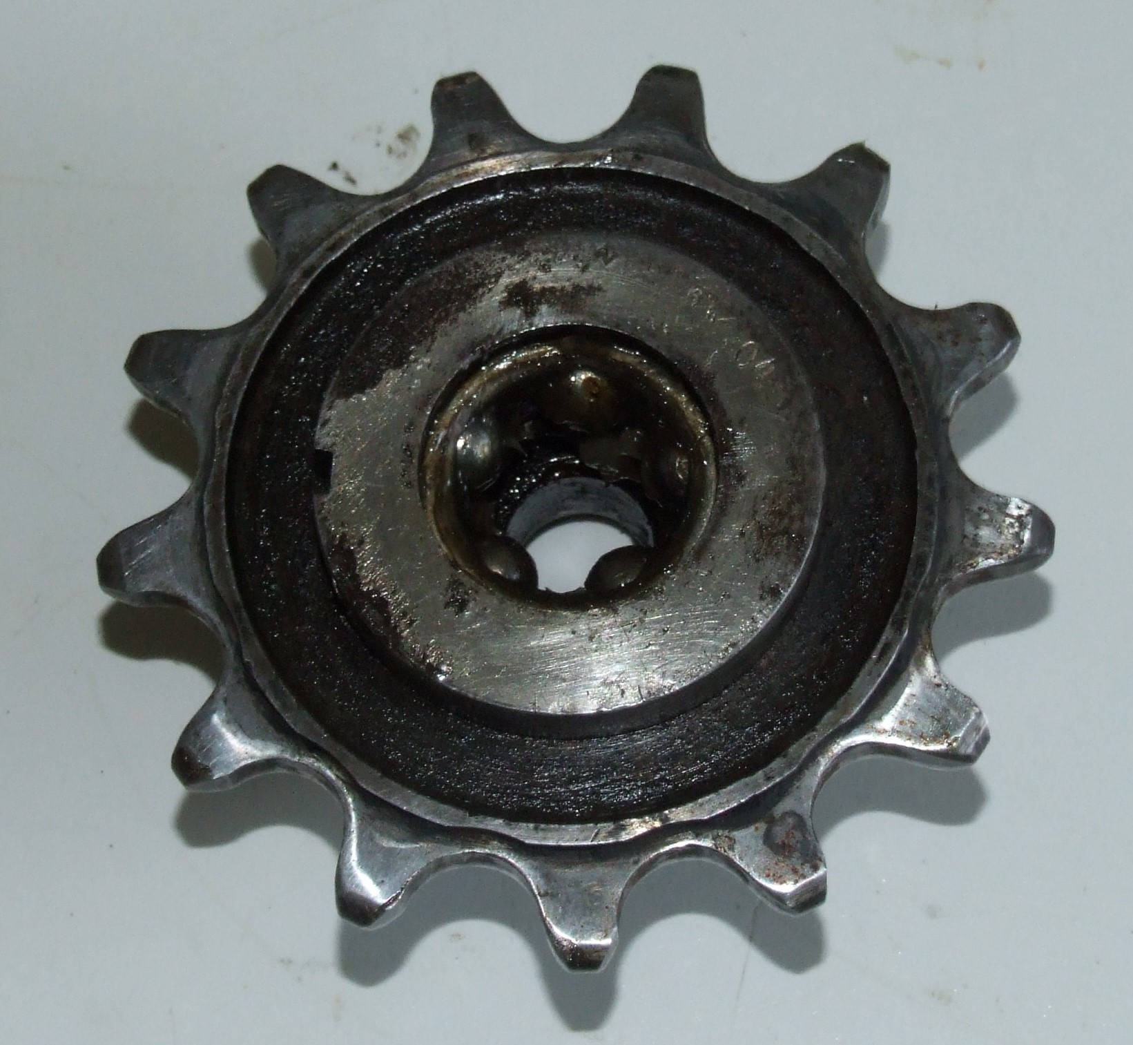 Opel F S  tandwiel met Borgkap tandwiel afdichting lager rechtsboven 04.JPG