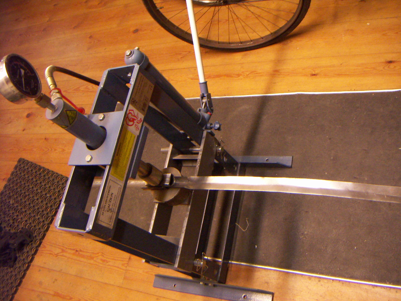 gootje persen uit vlakke plaat