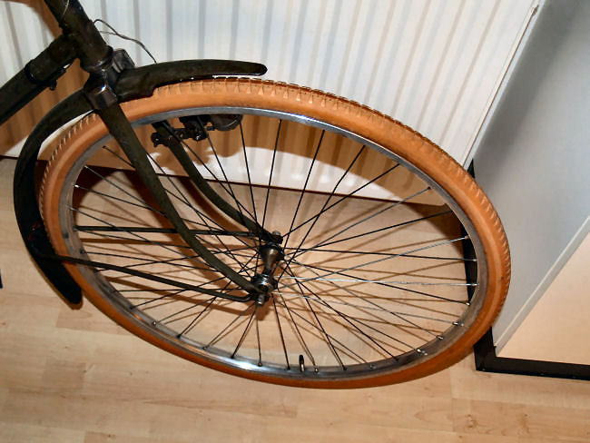 1951-sport met band.jpg