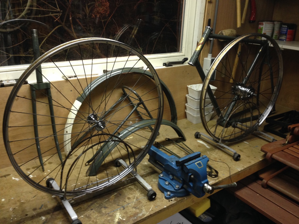 Alle gelakte onderdelen netjes in de Owatrol