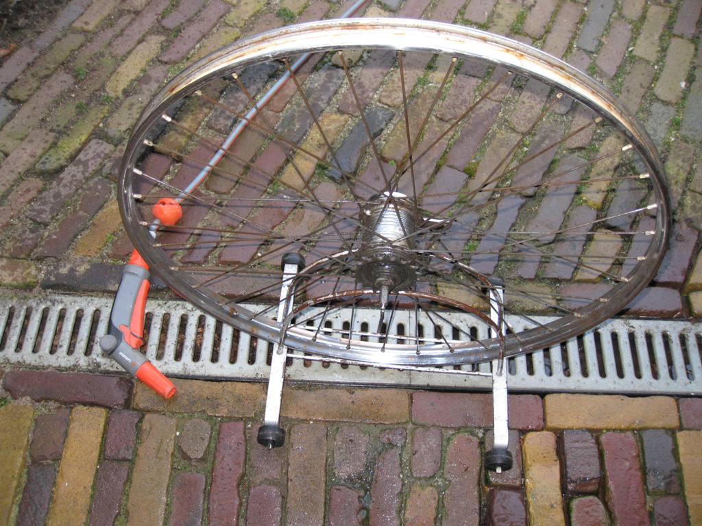 Het vuil is verwijderd maar het vet is nog blijven zitten...