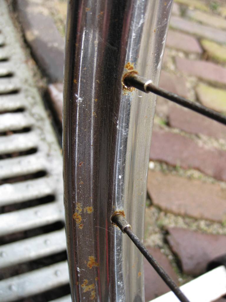 De foam werk prima, al het vuil is na alleen het wegspoelen van het schuim verdwenen.