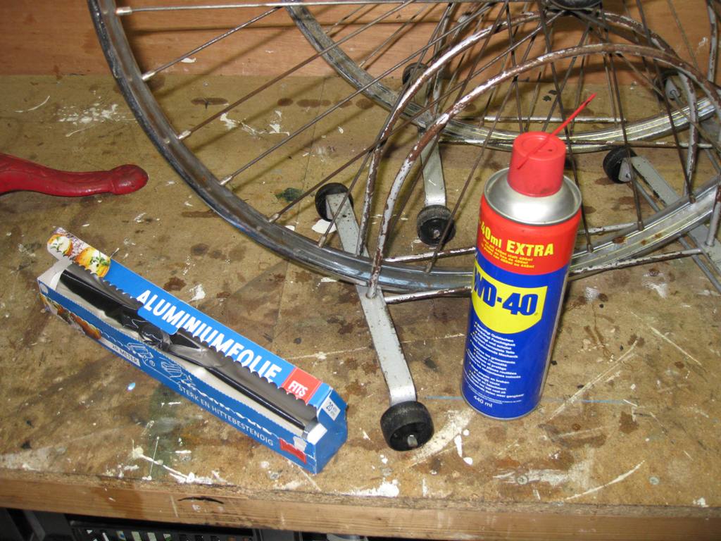 Chroom poetsen met aluminium folie en WD40