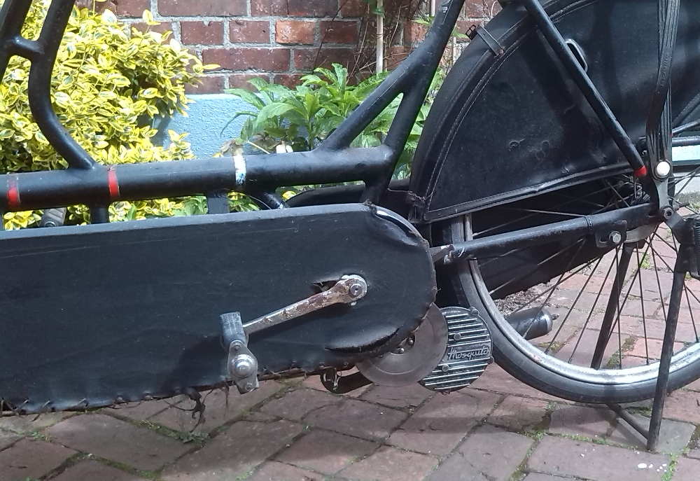 Moto tandem met Mosquito a.jpg