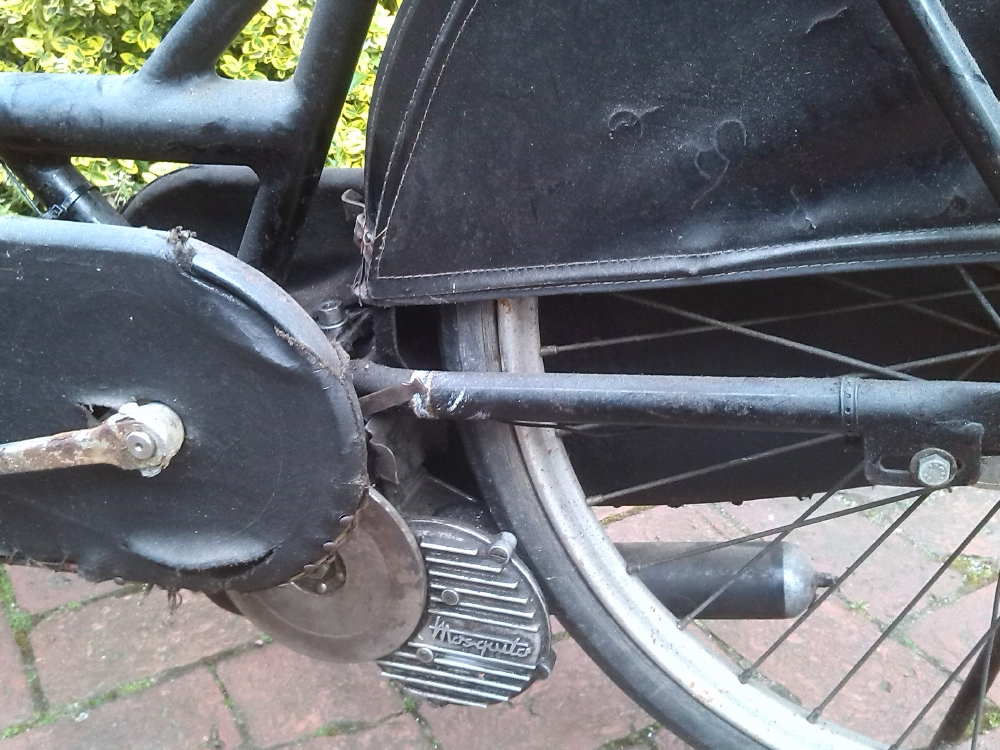 Moto tandem met Mosquito b.jpg