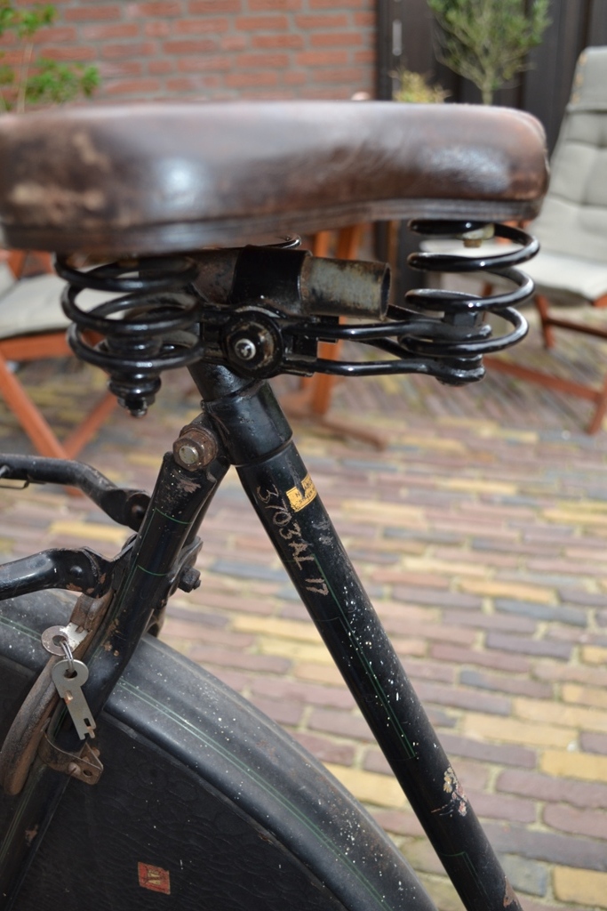 In de zitbuis zit nog een postcode gegraveerd