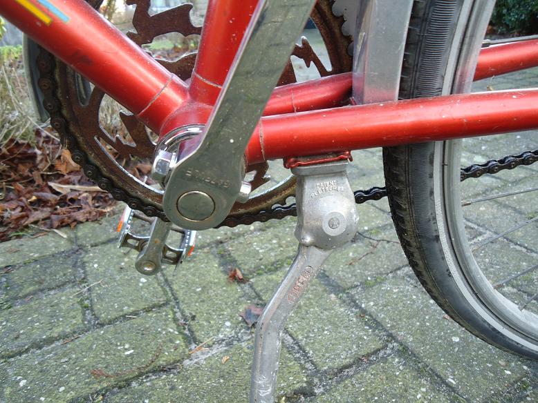 Jawel: plaatje onder liggende vork in 1966.