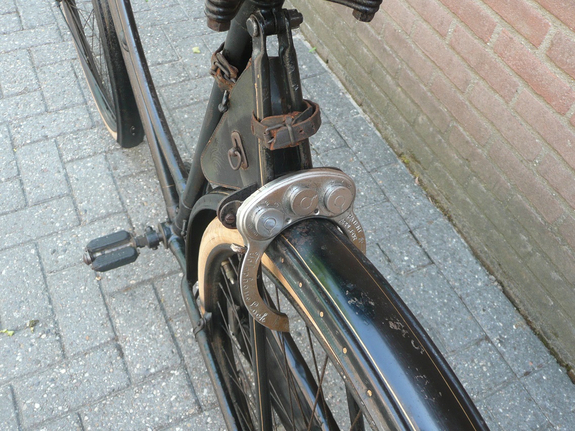 telephone van mouwerik &amp; bal (octrooi 1923)