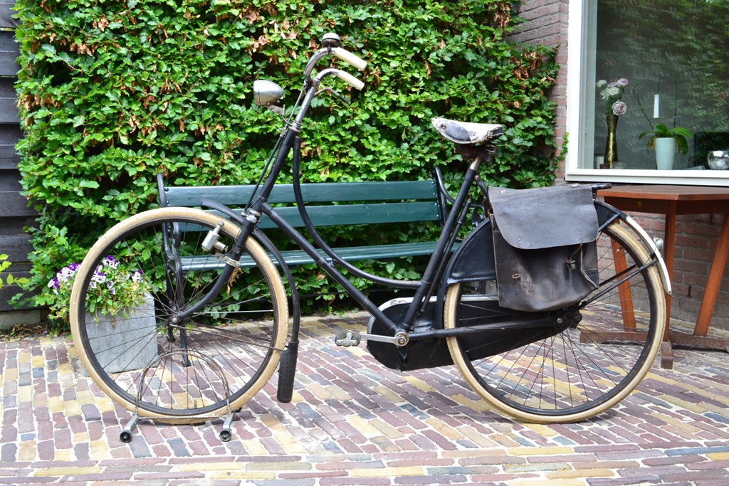 Gruno fiets Winschoten damesrijwiel jaren 30 01.JPG