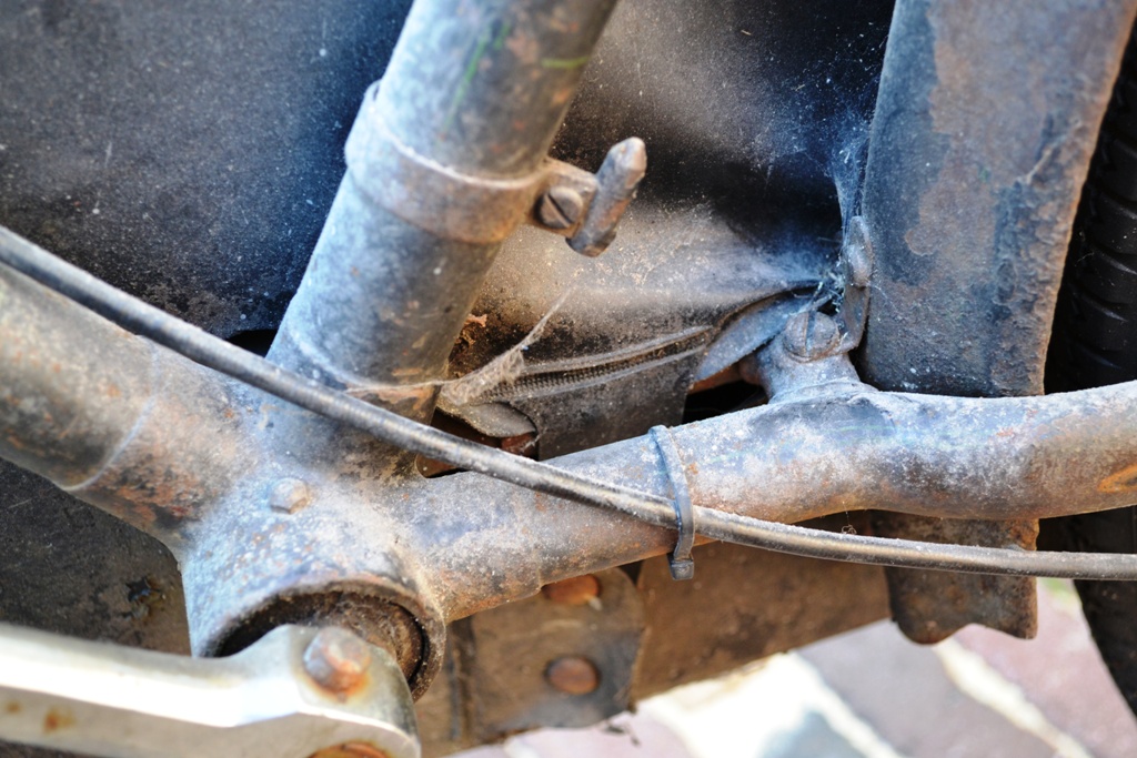 Fongers HZ 65 1932 15 - Beugeltje achterspatbord.JPG