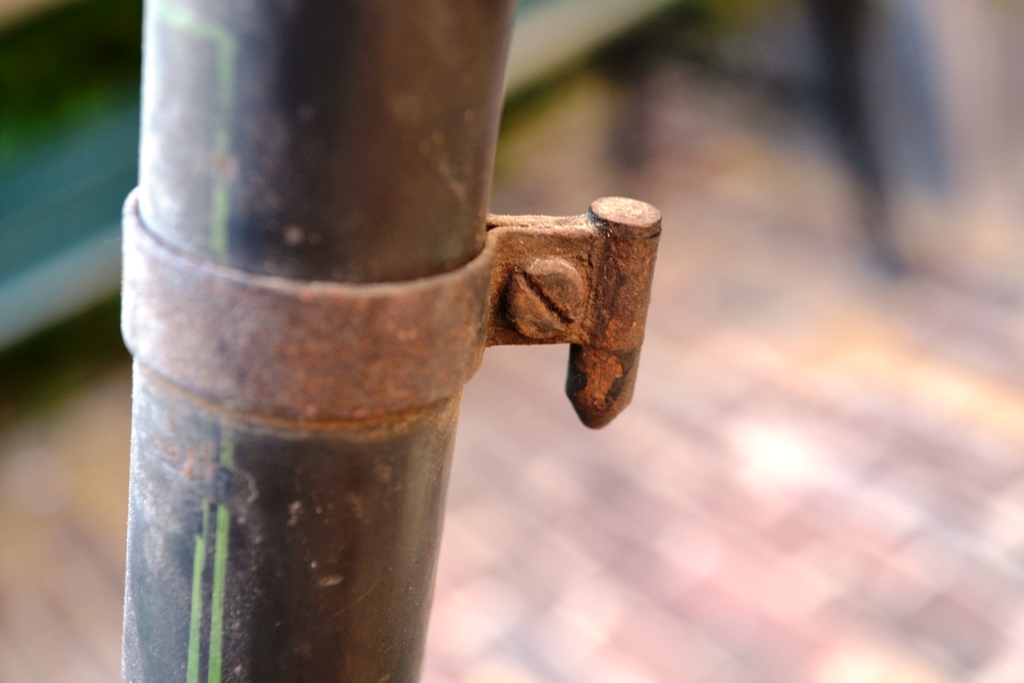 Fongers HZ 65 1932 12 - Fietspomp houder.JPG