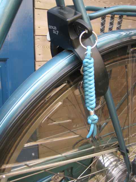 Jasbeschermer in rubber strip.