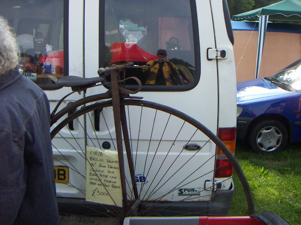 oud ijzer met groot voorwiel