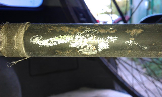 Restanten van het logo