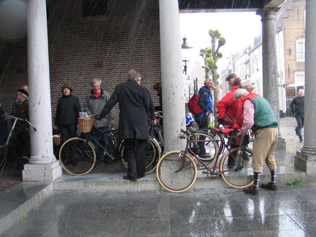 Het is altijd gezellig bij De Oude Fiets.jpg