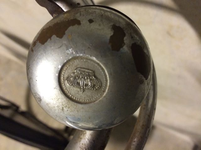 bel met een kroontje