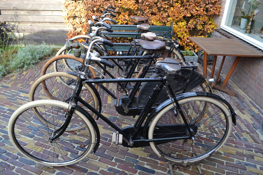 Van oud naar nieuw: HZ60 1922, HH60 1923, BB60 1929, BB60 1934, H60 1936