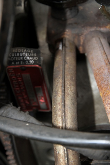 motorplaatje geeft aan AZ